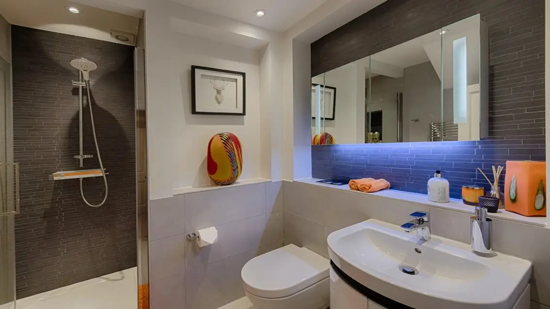 Bathrooms 3