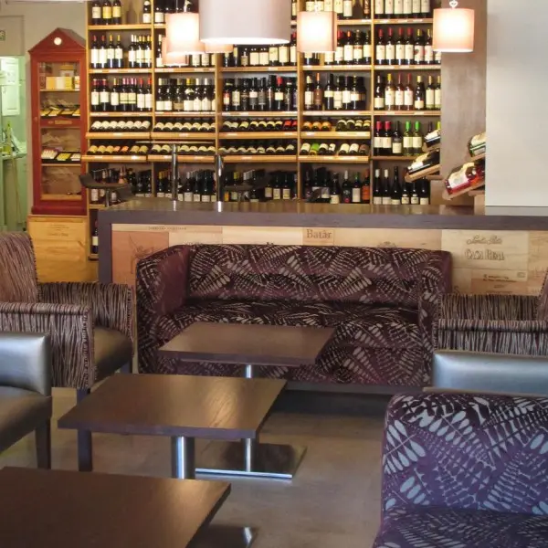 PORTFOLIO COVER SHOT Alderley Edge Wine bar